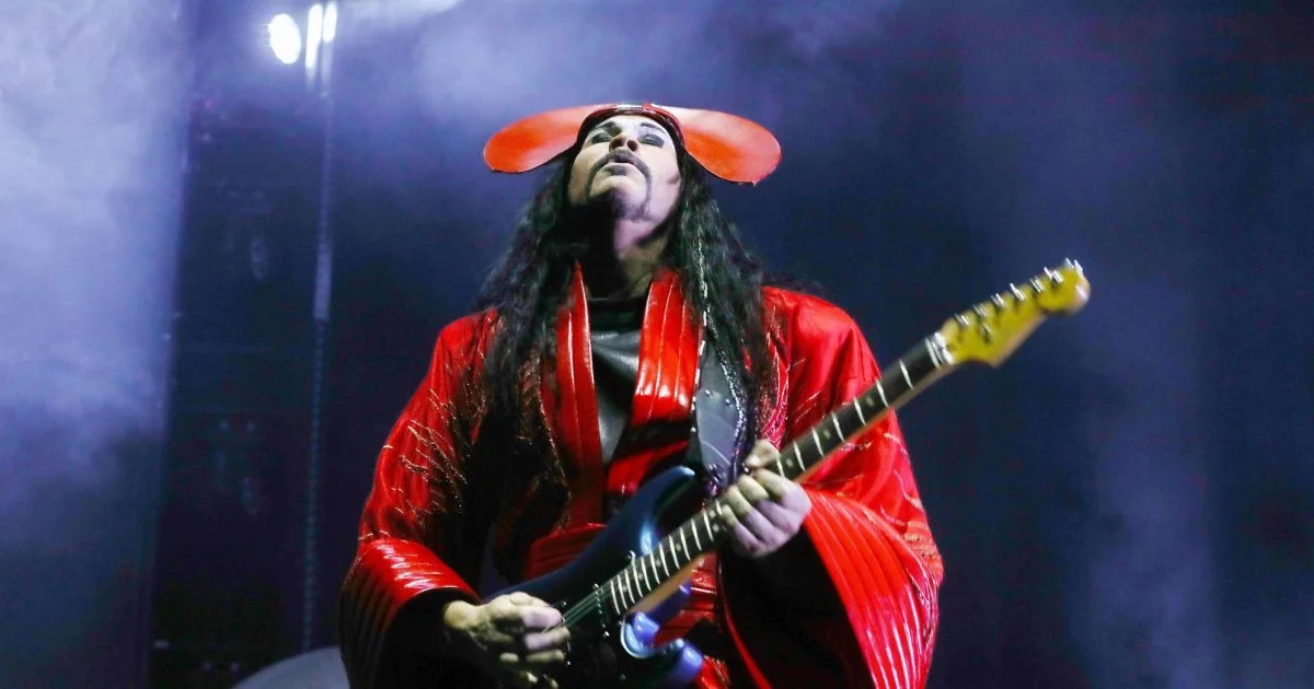Luke Steele (Reprodução/ Grosby)
