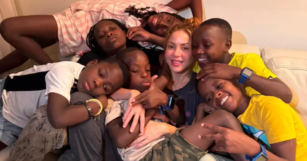 Shakira e The Ghetto Kids