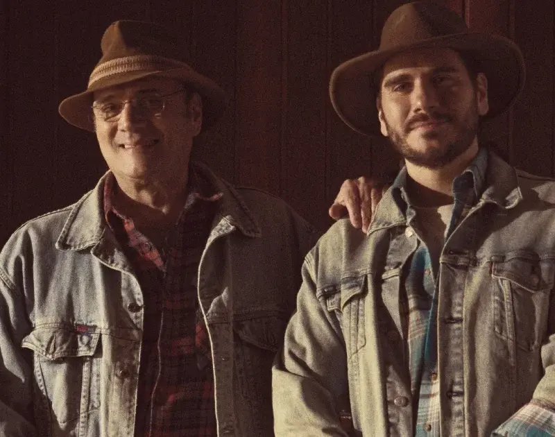 Dia dos Pais: Almir e Gabriel Sater celebram turnê em dupla