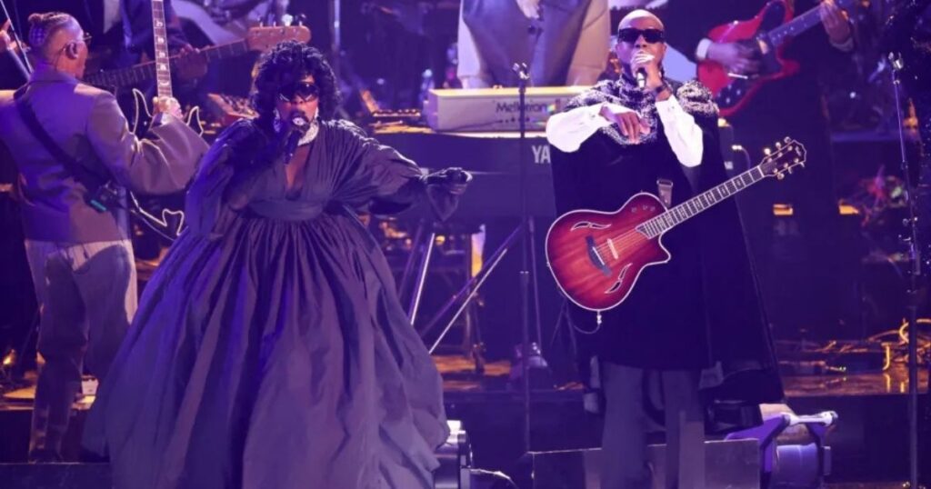 Fugees: Lauryn Hill e Wyclef Jean sinalizam novo álbum 1 Lauryn Hill e Wyclef Jean no palco da 68a edição do Grammy em fevereiro de 2026 (Christopher Polk/Billboard)