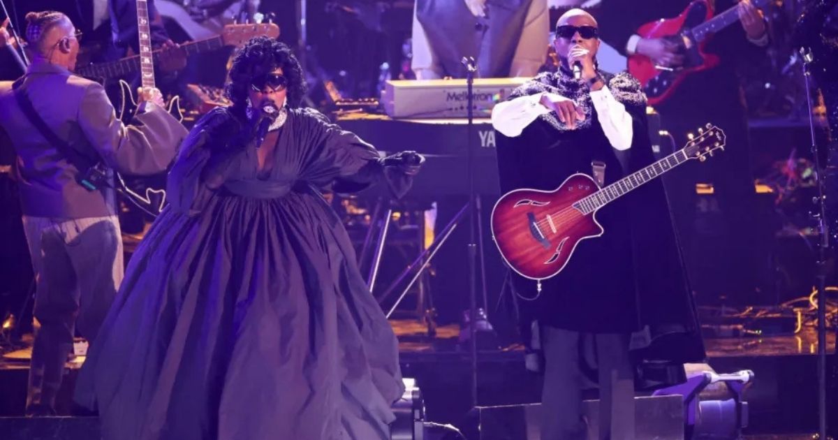 TXT, Lauryn Hill e mais: confira line-up do Global Citizen Festival 2026 2 Lauryn Hill e Wyclef Jean no palco da 68a edição do Grammy em fevereiro de 2026 (Christopher Polk/Billboard)