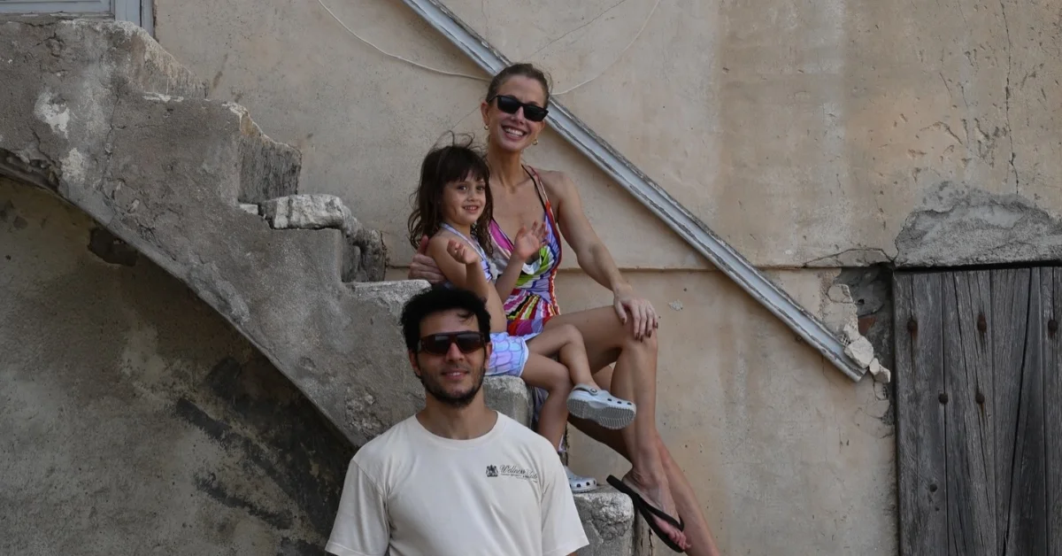 Thiago Mansur, Ava e Gabriela Priolli (reprodução)