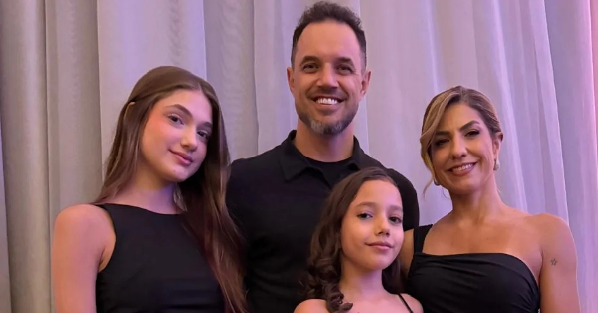 Marcelinho, da Turma do Pagode, e a família (reprodução)