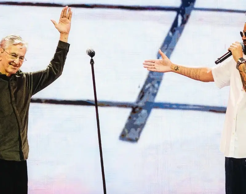 Caetano Veloso e Emicida encerram Doce Maravilha 2026 debaixo de chuva