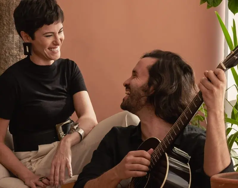 Dani Moreno e Cauê Nardi celebram Elis Regina em shows no Rio e São Paulo