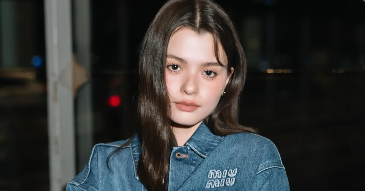 Becky Armstrong estreia na música com 'SKIN' e revela lado íntimo da carreira 2 Becky Armstrong