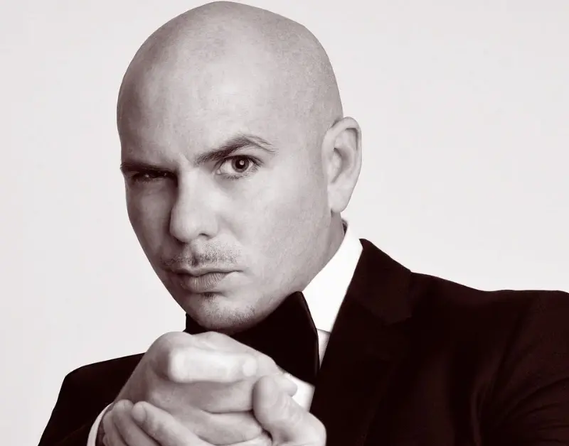 Pitbull anuncia 14º álbum da carreira e presença na Latin Music Week