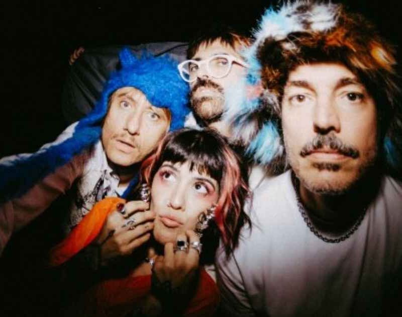 Supercombo lança short film com clipes de duas faixas de ‘Caranguejo’