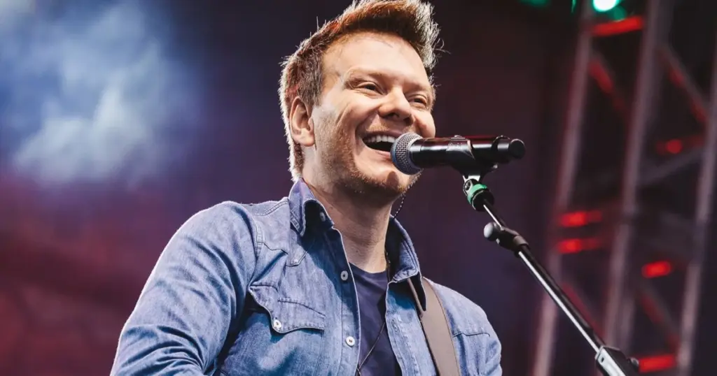 Michel Teló se apresenta no Festival Tempo Bom