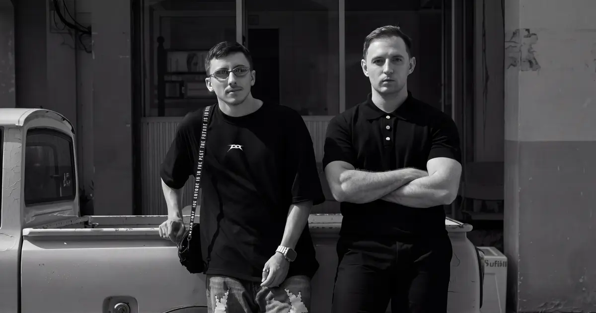 Os russos Artem Shargin e Kirill Smetkov, da 0to8 (Divulgação)