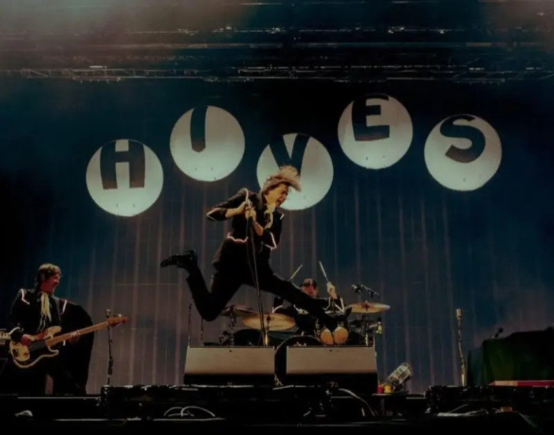 The Hives libera performance de ‘Hate To Say I Told You So’ ao vivo na Colômbia