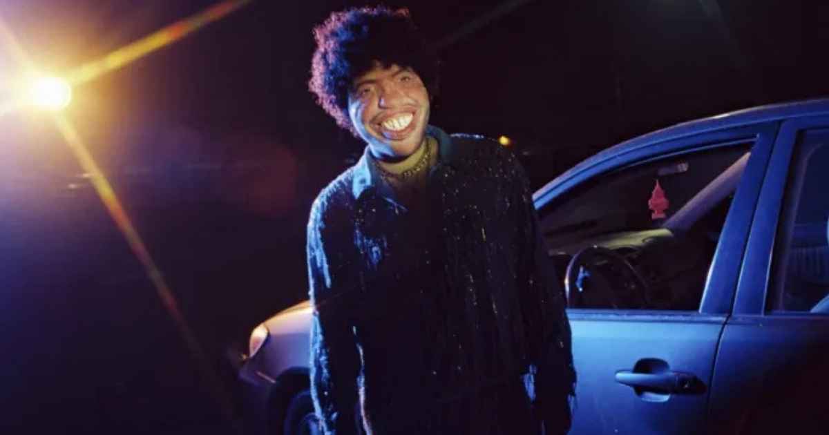 Benny Blanco em ensaio de "Hermoso" (Divulgação)