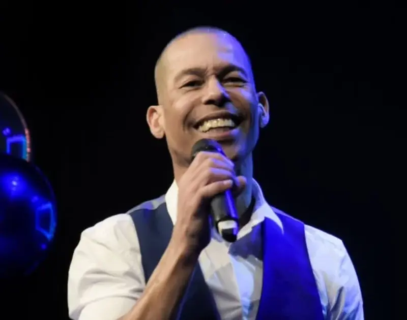 Morre pastor e cantor gospel Marquinhos Menezes, aos 56 anos