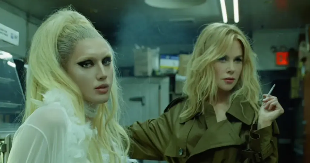 Troye Sivan retorna com clipe 'She's the Best' estrelado por Nicole Kidman 1 Troye Sivan e Nicole Kidman (Reprodução/Youtube)