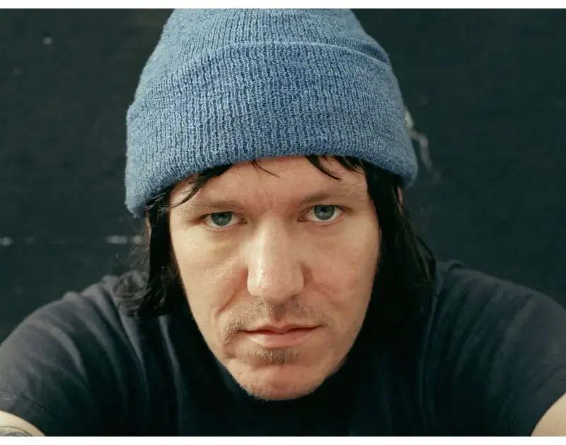 Elliott Smith: fã recebe carta após 23 anos da morte do cantor