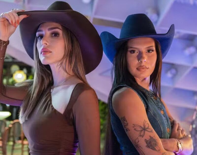 Ana Castela e Isabelle Drummond cantam juntas na turnê de ‘Coração Acelerado’