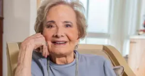 Gloria Menezes