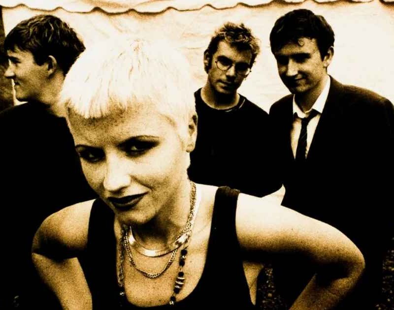 The Cranberries lança gravação inédita de show em Londres de 1994