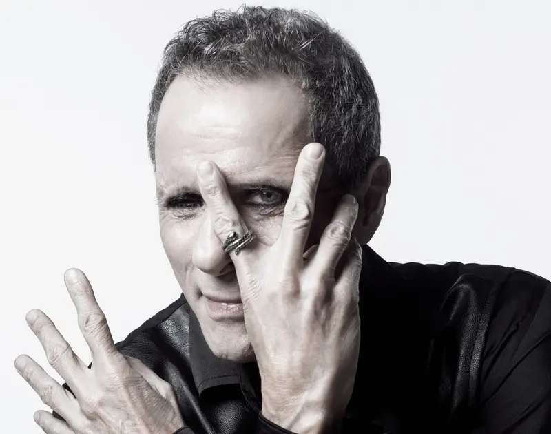 Titãs: Tony Bellotto diz que ‘Anitta é rock’ antes de show no C6