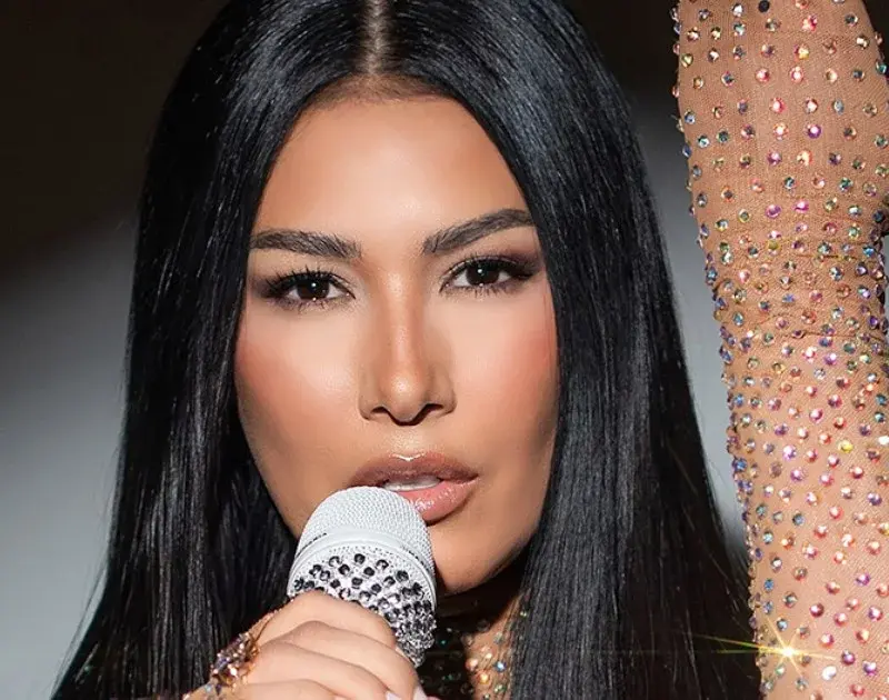 Simaria assina com a Live Talentos para nova fase solo
