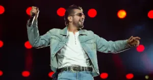 Nattan durante apresentação na Festa do Peão de Barretos 2026 (Eduardo Martins/Brazil News)