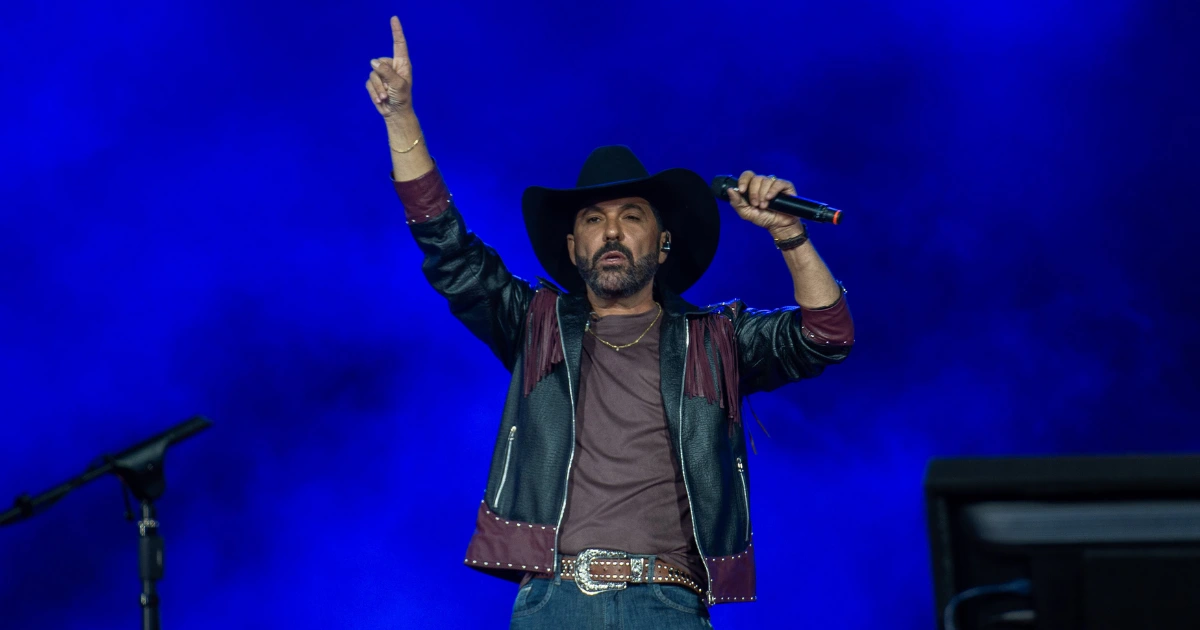 Edson durante show em Barretos (Eduardo Martins / Brazil News)