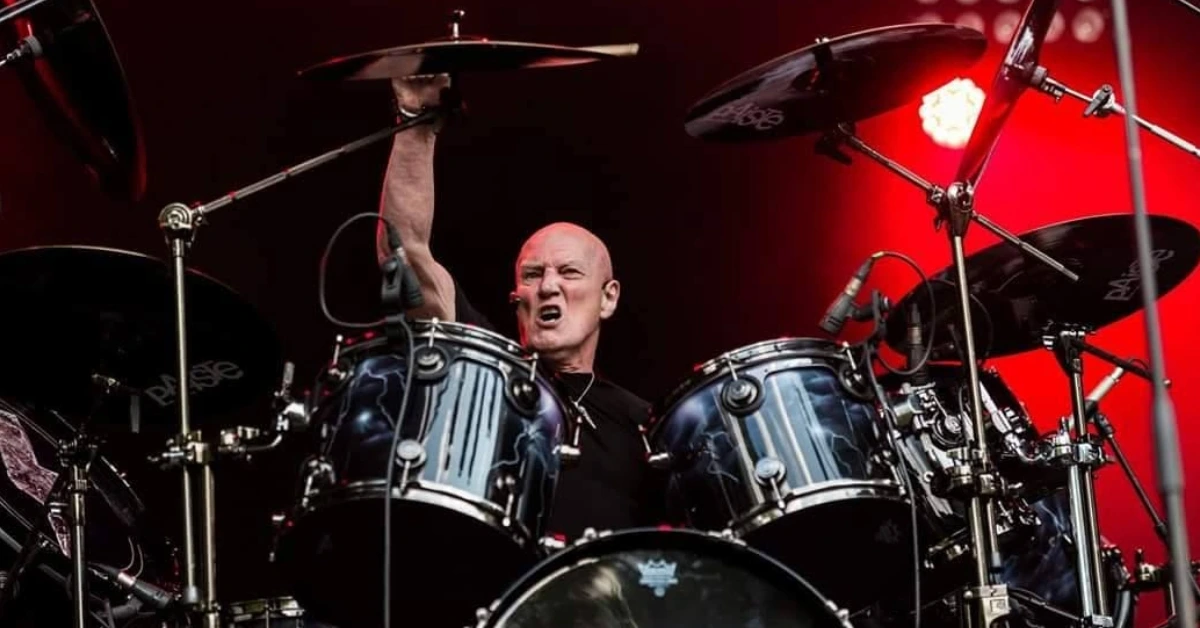 Chris Slade (reprodução Facebook @ChrisSladeACDC)