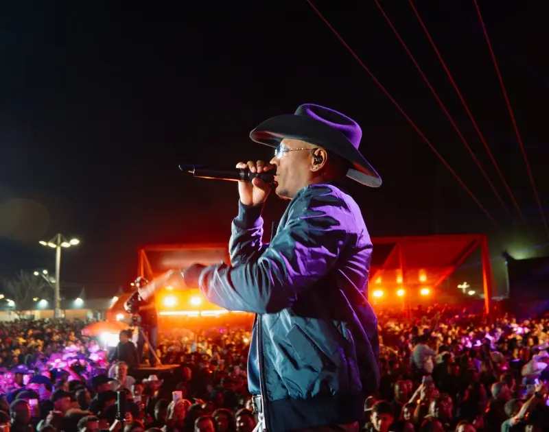Turma do Pagode grava DVD com regravações de sucessos do sertanejo em Barretos