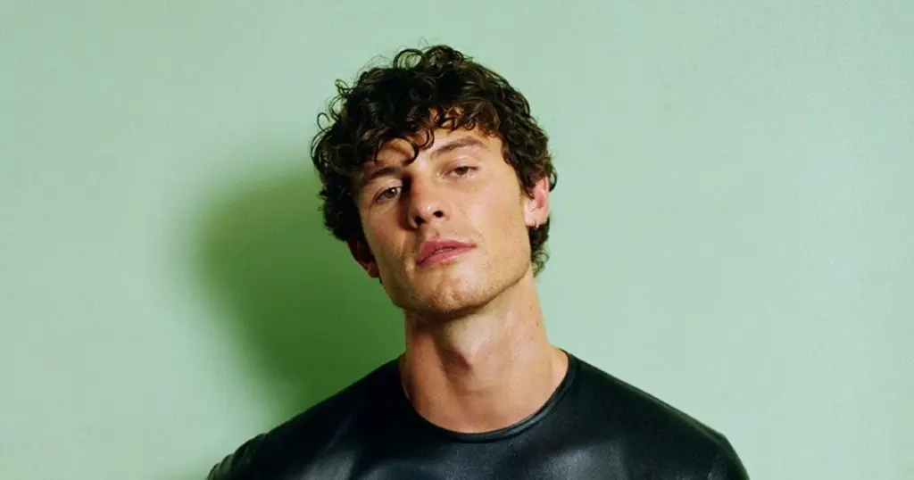 Shawn Mendes (Reprodução/Michal Chelbin)