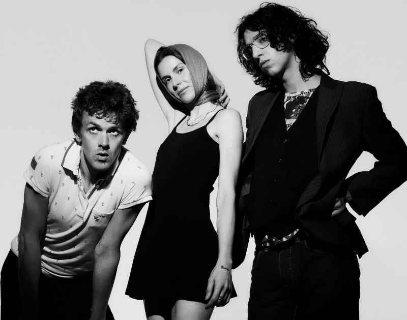 bar italia anuncia show solo em São Paulo