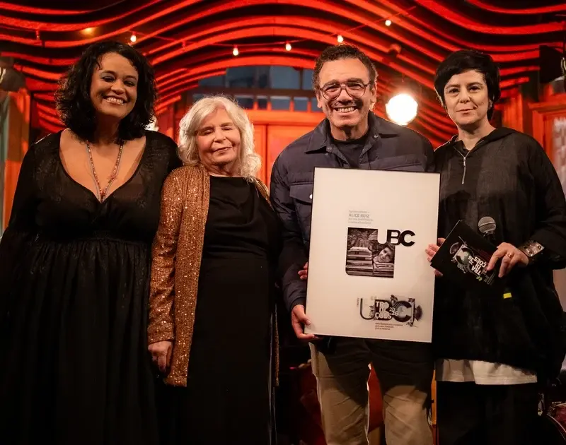 Alice Ruiz recebe Troféu Tradições UBC com Tulipa Ruiz, Fernanda Takai e mais