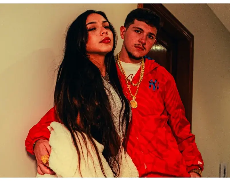 Rangel, filho do guitarrista do Charlie Brown Jr., estreia com ‘Vestido Branco’