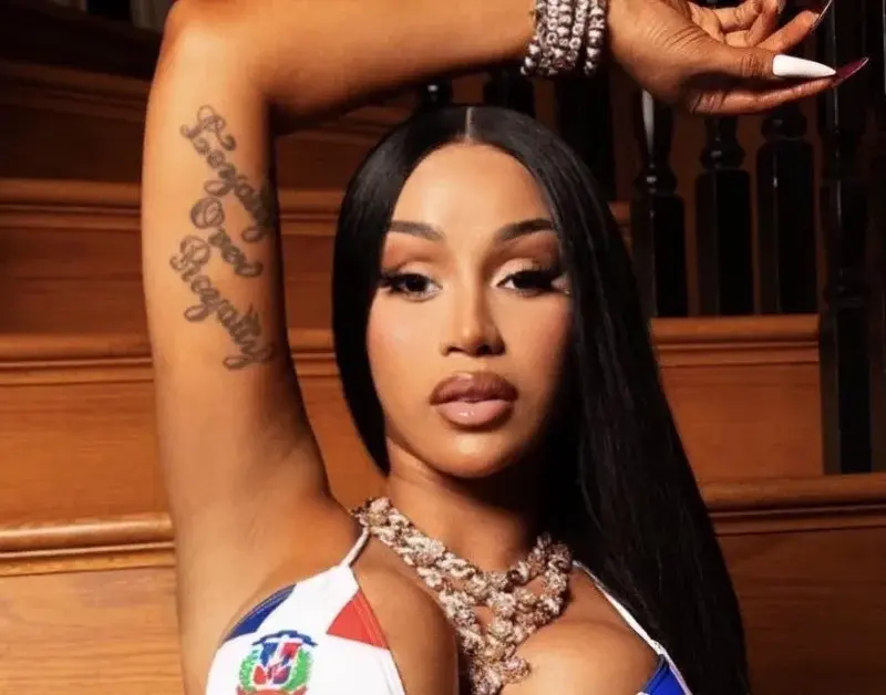 Cardi B estreia videoclipe estiloso de ‘AH HA’; assista