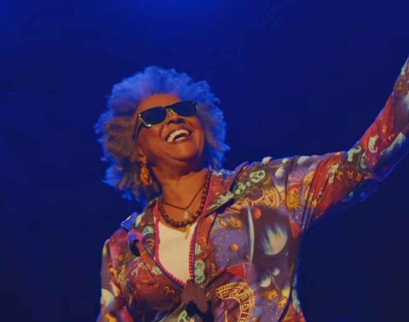 Sandra Sá lança novo EP e clipe de ‘Sou Tão Feliz’ aos 71 anos