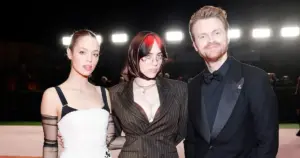 Claudia, Billie Eilish e Finneas (Grosby)