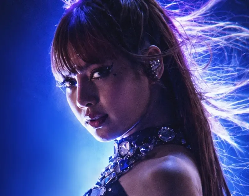 Lisa, do BLACKPINK, relembra desafio no início da carreira: ‘Faltava confiança’