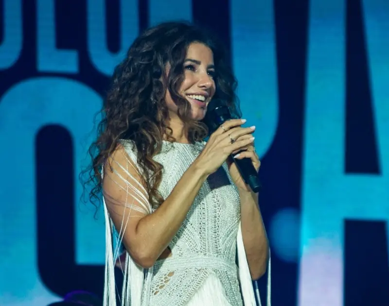 Paula Fernandes celebra nova fase na carreira e fala de próxima turnê