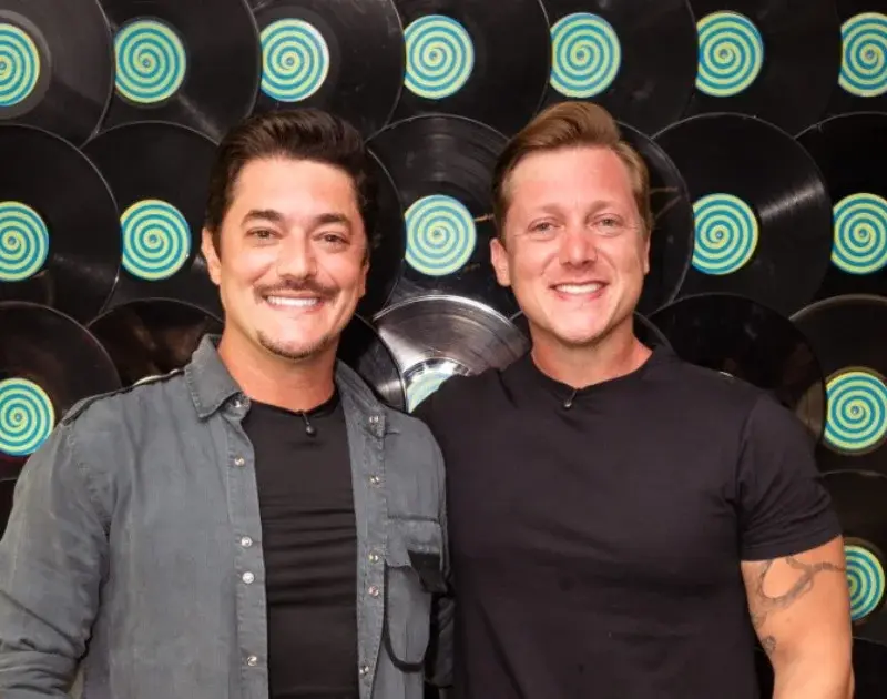 George Henrique e Rodrigo assinam contrato com a Som Livre