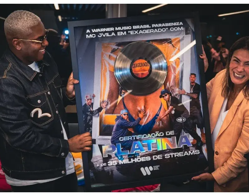 MC Jvila assina com a Warner Music Brasil (Divulgação)