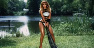 Beyoncé celebra aniversário com edição de 20 anos de 'B’DAY'