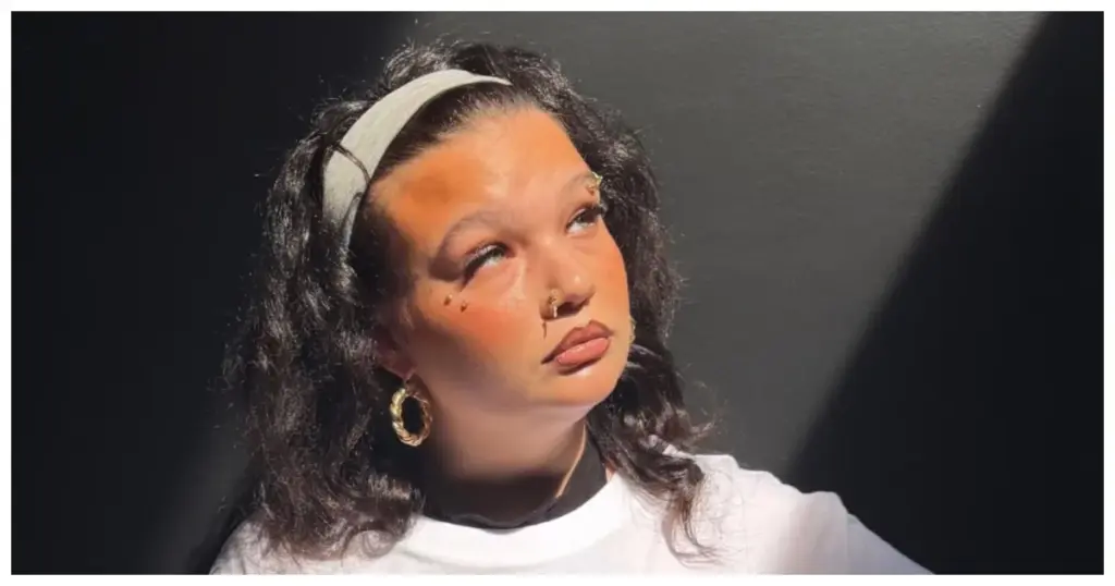 Lola Young faz campanha em prol da saúde mental (Reprodução /Instagram)