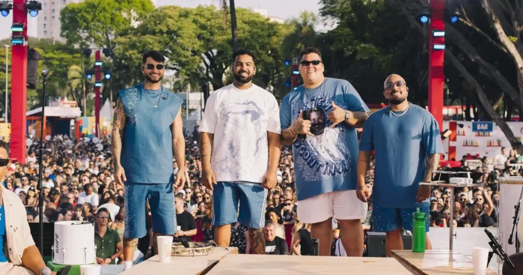 Menos é Mais leva turnê de pagode para SP