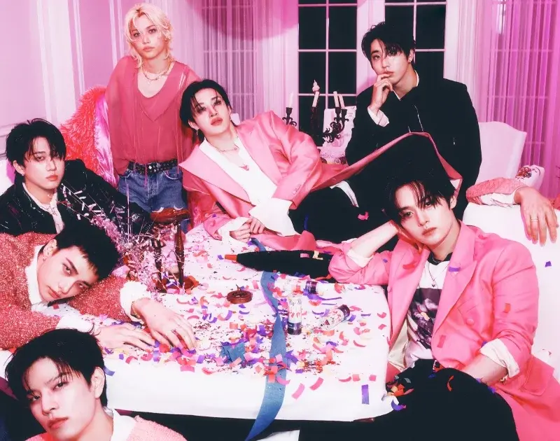 Stray Kids