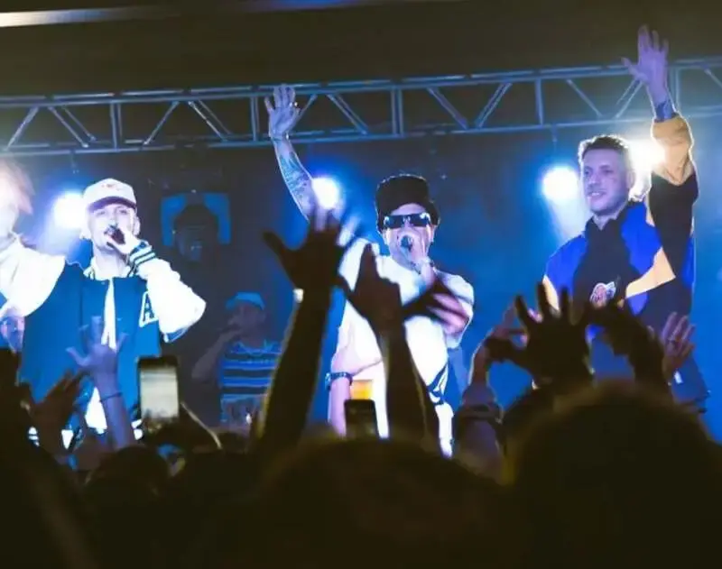 Haikaiss celebra 20 anos com show esgotado e reencontros em São Paulo