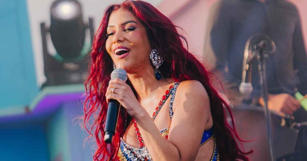 Priscila Senna durante show no Espaço Favela do Rock in Rio 2026 (@LARAVALENCAN)