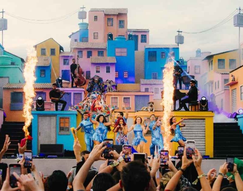 Priscila Senna durante show no Espaço Favela do Rock in Rio 2026 (@LARAVALENCAN)
