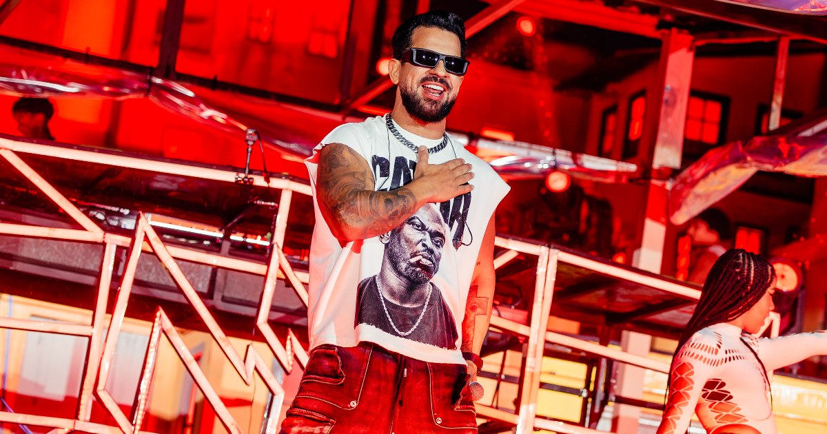 Dennis em seu show no Espaço Favela do Rock in Rio 2026 (Alex Woloch/Divulgação)