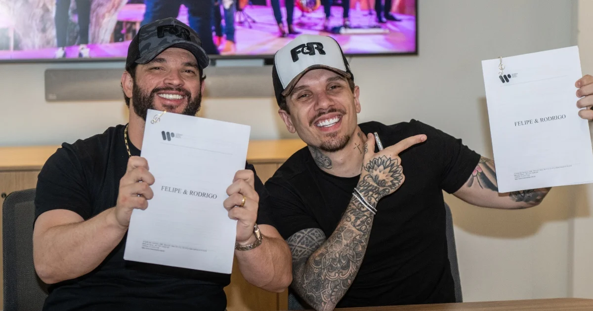 Felipe e Rodrigo assinam com a Warner Music Brasil (Fernando Hiro e Anna Clary)