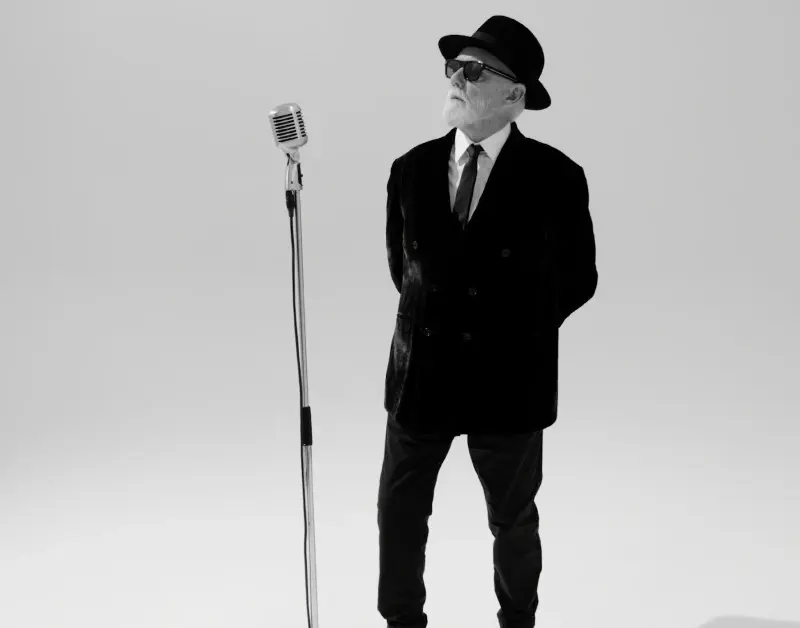 Roger Taylor (Simon Lupton)