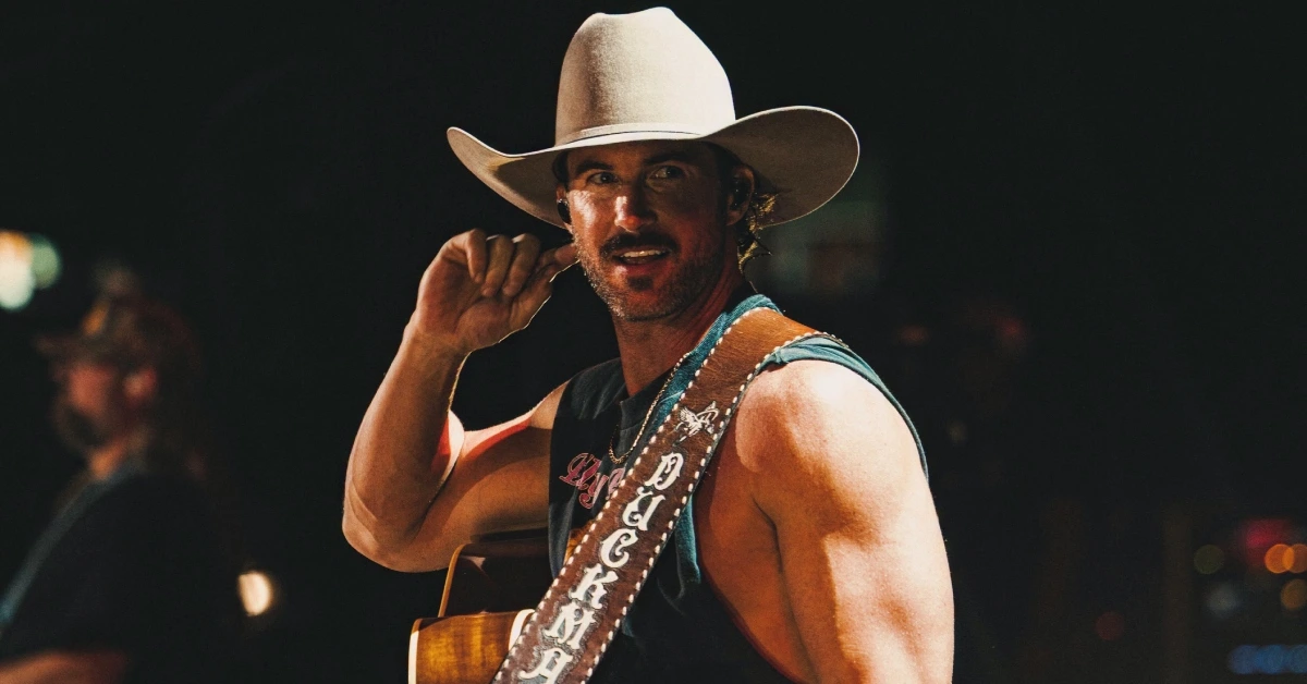Riley Green (reprodução @RileyGreenMusic)